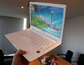 三星ATIV Book 9 Lite十分轻巧