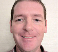 <i class='i1'></i>Ian Allison