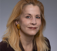 <i class='i1'></i>Mary Ann Davidson