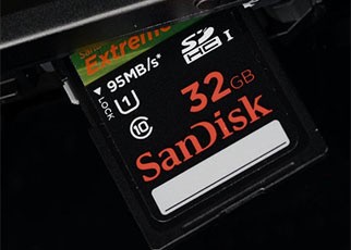 1998年闪迪引入SD卡格式