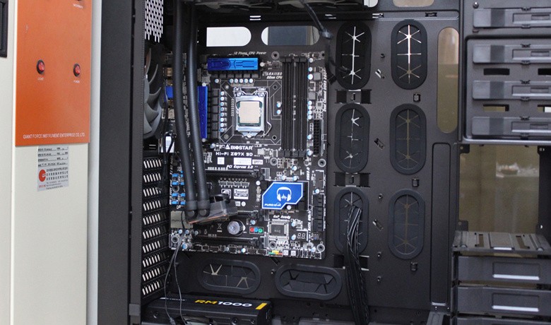 高效静音 海盗船RM系列电源